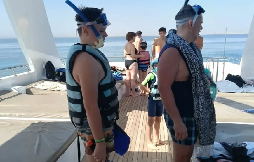 Sataya Dolphin Reef Snorkeling Adventure – Swim with Dolphins in the Red Sea